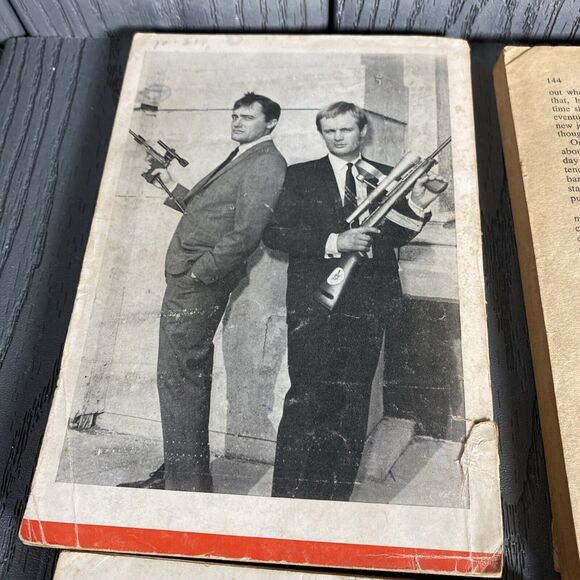 THE MAN FROM UNCLE/U.N.C.L.E. MAGAZINE Issue Vol 4.1, 2.5 + 1.4/ 1.6(Damaged) - Picture 10 of 13